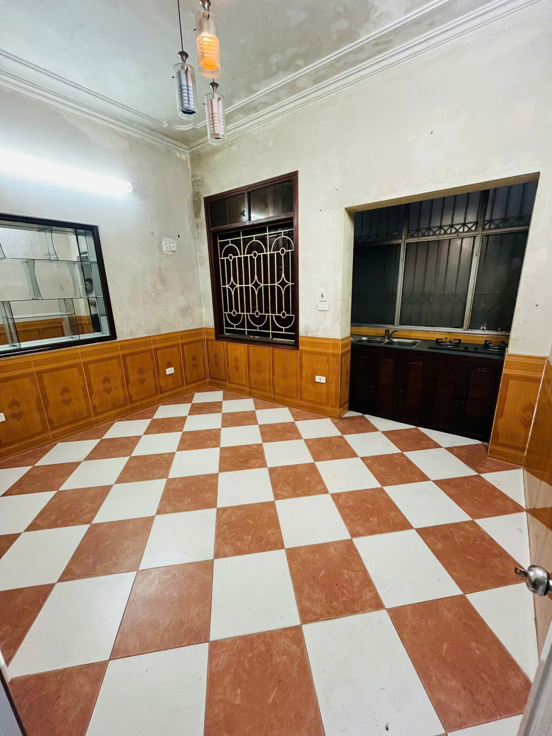 Cho thuê nhà ngõ 40 Nguyễn Hữu Thọ, 4 tầng x 50m2, 5 ngủ, 15 Triệu Kho, VP c.ty... - Ảnh 2